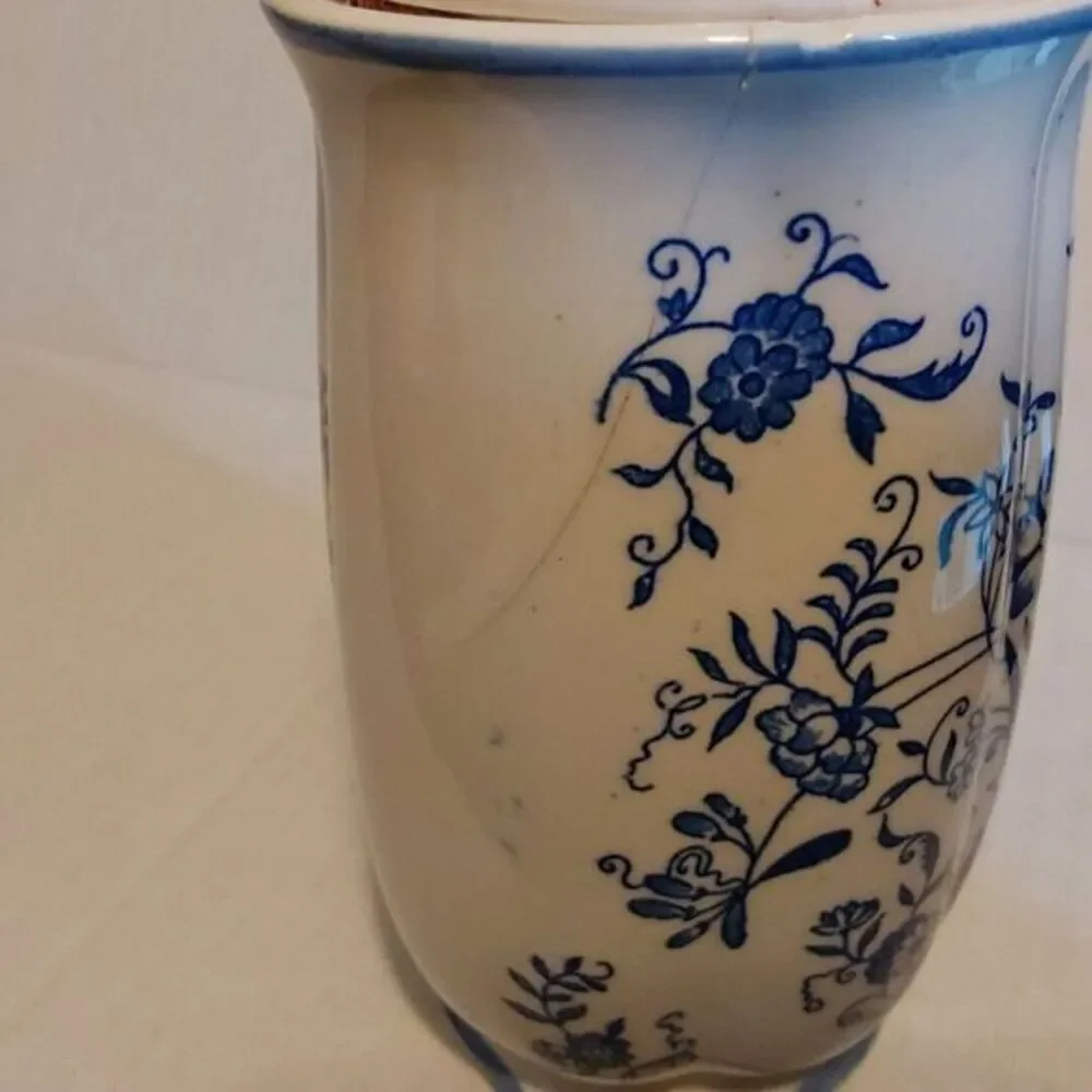 Vintage BLUE ONION 7